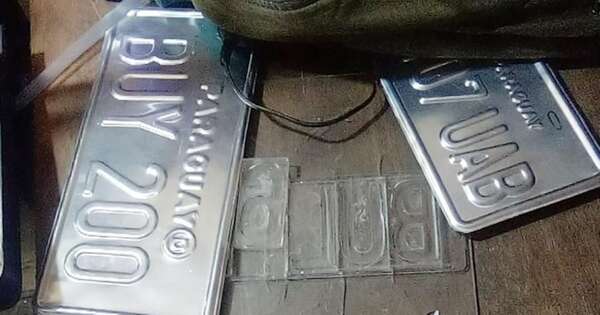 Diario HOY | Allanan fábrica de chapas y cédulas verdes ‘mau’