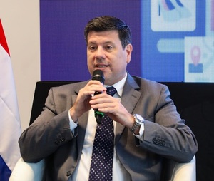 Ministro afirma que decreto para ordenar venta de combustible búnker no distorsiona condiciones de competencia - MarketData
