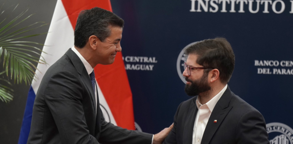 Santiago Pe帽a y Gabriel Boric prometen en Asunci贸n impulsar las obras del Corredor Bioce谩nico Vial - Revista PLUS