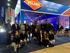 Directivos de Cervepar, de la UIP y de la Expo invitan a aprovechar los 煤ltimos d铆as de la feria y a visitar el Stand de Pilsen - Revista PLUS