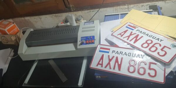 Operativo policial: Allanan fábrica ilegal de chapas y documentos falsos de vehículos en Ypané