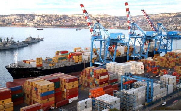 Argentina logra en junio un super谩vit comercial de 1.911 millones de d贸lares - Revista PLUS