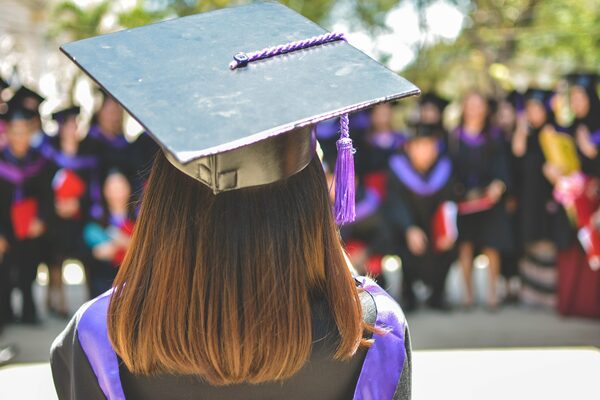 Paraguay expande el acceso a la educaci贸n superior con un crecimiento moderado - Revista PLUS