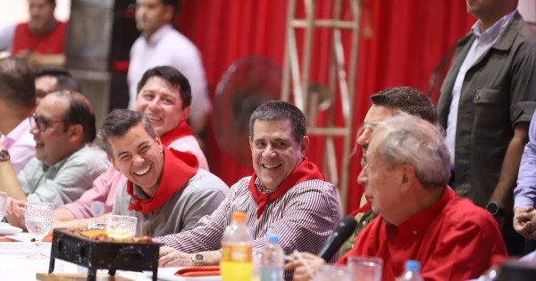 El cartismo organiza un almuerzo en Caazapá para fortalecer el liderazgo de Dávalos y Acosta