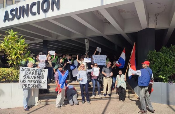 Protestas en Asunción exigen intervención municipal