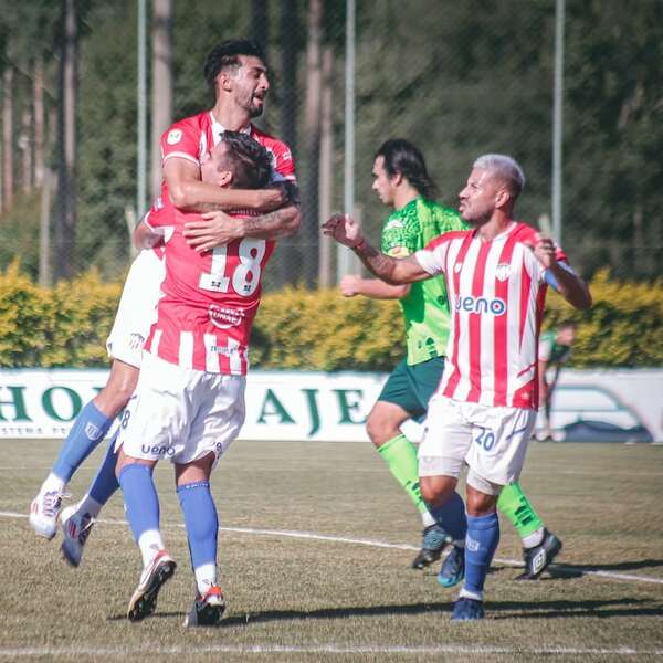 Intermedia: Encarnación continúa al acecho - Fútbol de Ascenso de Paraguay - ABC Color