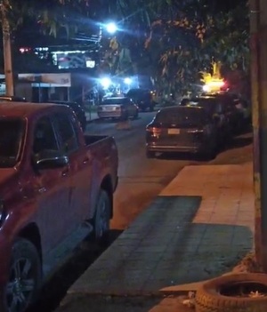 Se adueñan de la cancha, de la calle y del derecho a descansar de los vecinos » San Lorenzo PY