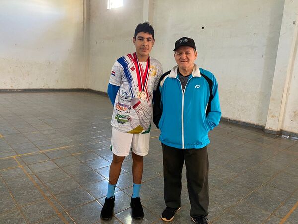 Orgullo cambyreteño: jugadores de bádminton se destacan en campeonato nacional