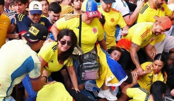 Versus / Aficionados demandan a organizadores de final de la Copa América por caos en el estadio