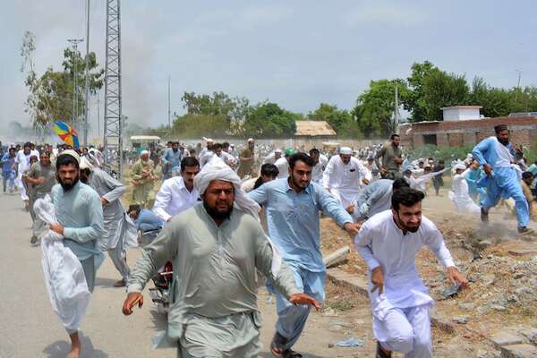 Policía confirma un muerto y 27 heridos tras una protesta contra el Ejército en Pakistán - Mundo - ABC Color