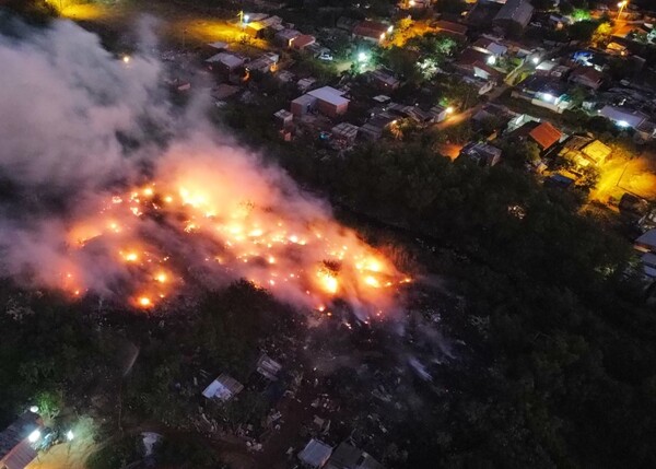 Logran controlar incendio en el Bañado Sur - Megacadena - Diario Digital