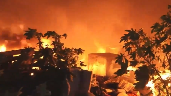 Incendio de gran magnitud deja animales fallecidos y sin mercaderías a recicladores del Bañado Sur
