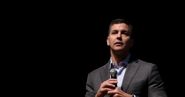 Santi confronta con petroleras y criptomineras que amenazan con retirar inversiones de Paraguay