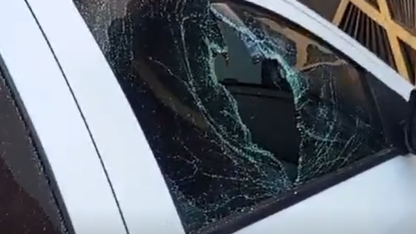 Horqueta: Periodista denuncia que presunto adicto atacó su vehículo en venganza por denuncia ciudadana