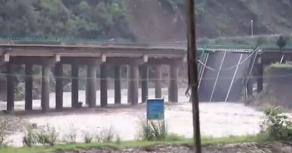 La Nación / Hundimiento de puente en China deja 12 muertos y más de 30 desaparecidos