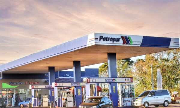 Desde hoy, subió precio de la nafta de Petropar
