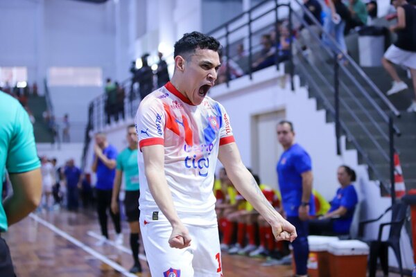 Versus / Cerro Porteño arrasa con Afemec en la primera final y se acerca a otro título