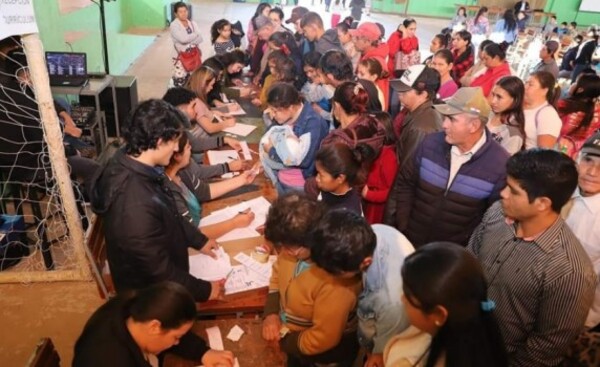 Llevan atención integral a Itakyry con clínica móvil