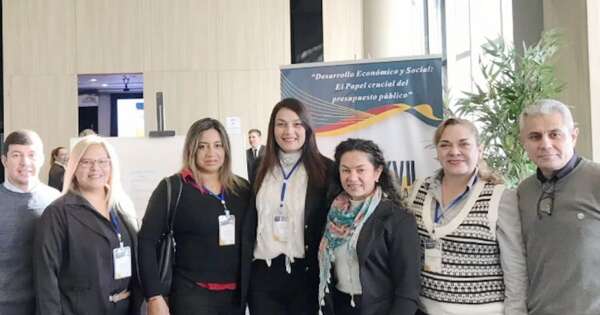 La Nación / Funcionarios de Migraciones se capacitan en presupuesto público