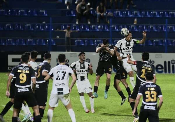 Tacuary 2- Libertad 4: Debut triunfal del campeón - Fútbol - ABC Color