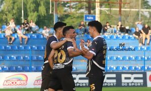 Libertad arrancó el Clausura goleando a Tacuary