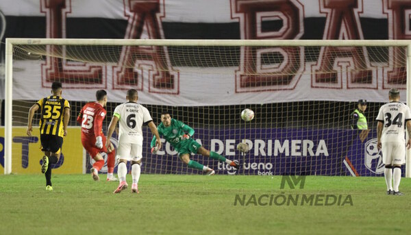 Versus / Olimpia se relajó y Servio rescató a Guaraní en el final