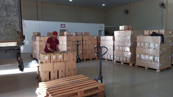 Alto Paraná recibe lote de suero fisiológico