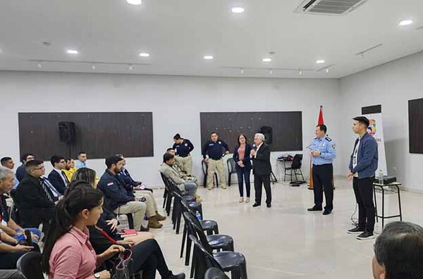 Gobernación de Alto Paraná llevó a cabo charla sobre ciberseguridad y delitos informáticos | DIARIO PRIMERA PLANA