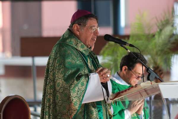 Durante misa en Caacupé, obispo lamenta las guerras y atentados - Nacionales - ABC Color