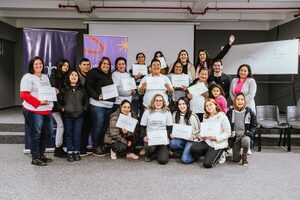Más de medio centenar de internos y egresados del sistema penitenciario culminan curso de empoderamiento 