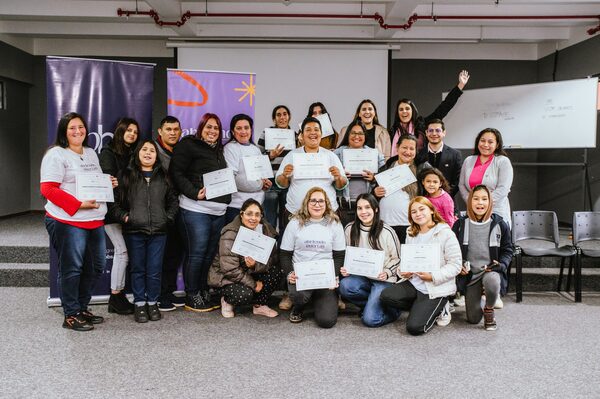 Más de medio centenar de internos y egresados del sistema penitenciario culminan curso de empoderamiento