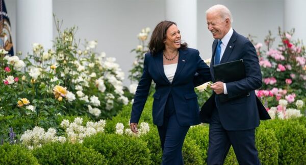 Joe Biden renunció a su reelección y señala a Kamala Harris