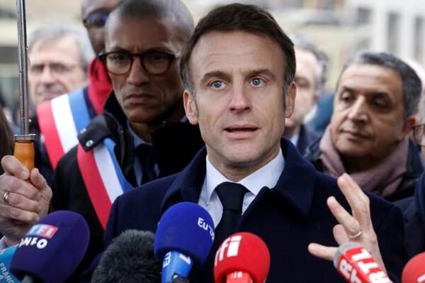 Versus / Macron visita la Villa Olímpica, la organización afina la inauguración