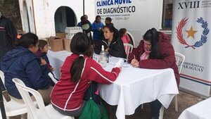 Clínica móvil realiza más de 100 atenciones médicas en barrio de Asunción