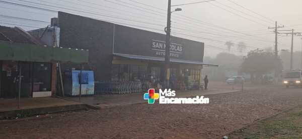 Asaltan y toman de rehén a comerciante