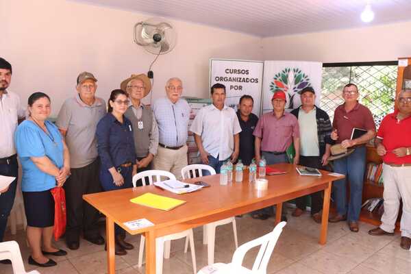 Fundación Perier ofrece importante apoyo a productores lácteos y agrícolas de Tavapy - La Clave