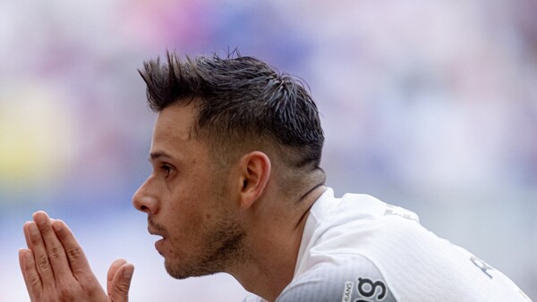 Ángel Romero saca del pozo a Corinthians