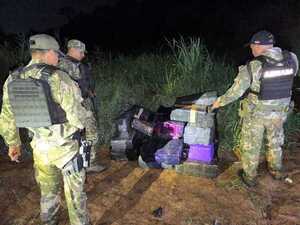 Incautan carga de presunta marihuana en el lago Itaipú