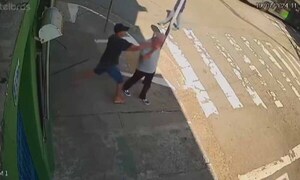 Joven roba celular a un abuelo y muere atropellado por un bus al escapar en Brasil – Prensa 5