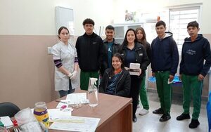 Los Cedrales: en la USF Ara Potĩ brindan orientaciones y vacunación a adolescentes del Colegio San Miguel
