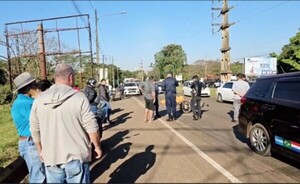 Motociclista muere tras impactar contra la parte trasera de un camión