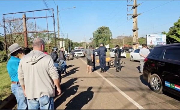Motociclista muere tras impactar contra la parte trasera de un camión