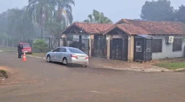 Dueño de supermercado y su familia sufren asalto con toma de rehén en Itapúa - Noticiero Paraguay