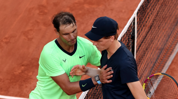 Versus / Sinner mantiene el número 1 del tenis mundial y Nadal sube 100 puestos