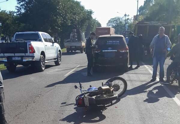 Motociclista muere tras chocar contra un camión - ABC en el Este - ABC Color