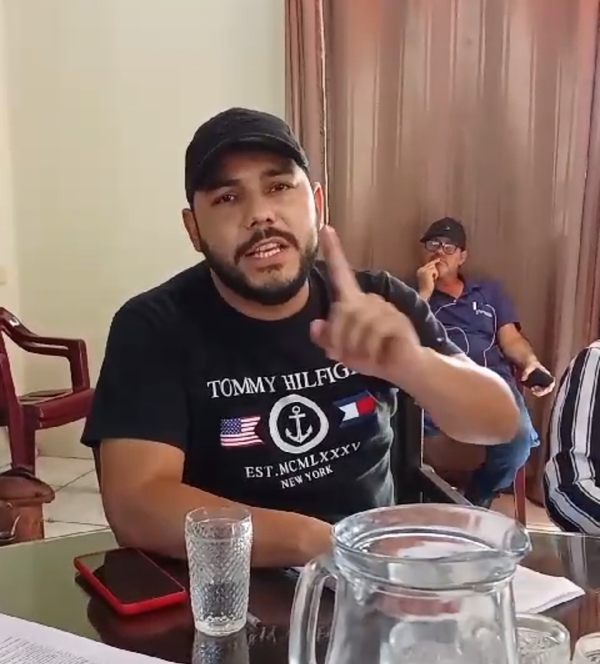 Concejal alega que hubo funcionarios despedidos sin justificación en Aduanas - Radio Imperio 106.7 FM