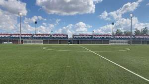 Cerro Porteño entrena en el césped artificial del Cardif para el crucial juego ante Athletico Paranaense