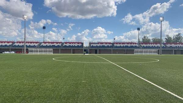 Cerro Porteño entrena en el césped artificial del Cardif para el crucial juego ante Athletico Paranaense