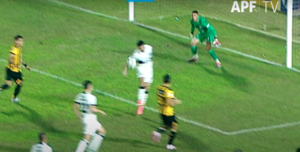 Versus / "El contacto se da...": Así analiza la APF el penal a favor de Guaraní contra Olimpia