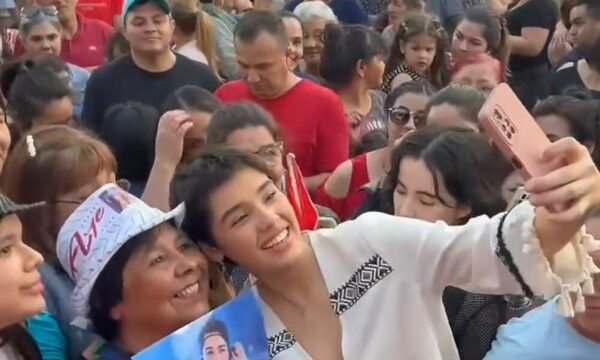 Salió el video del encuentro de Aye con su público de Villarrica al que fue a agradecer